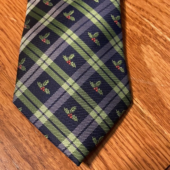 Festive Holiday ties (Holly  & Santa designs) - Picture 5 of 12